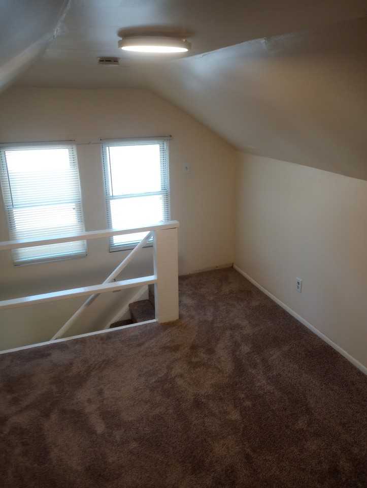 58 Nestor St #E - Photo 3 of 12