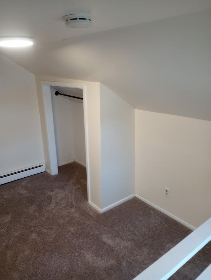 58 Nestor St #E - Photo 4 of 12