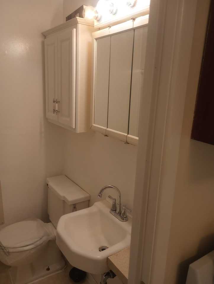 58 Nestor St #E - Photo 5 of 12