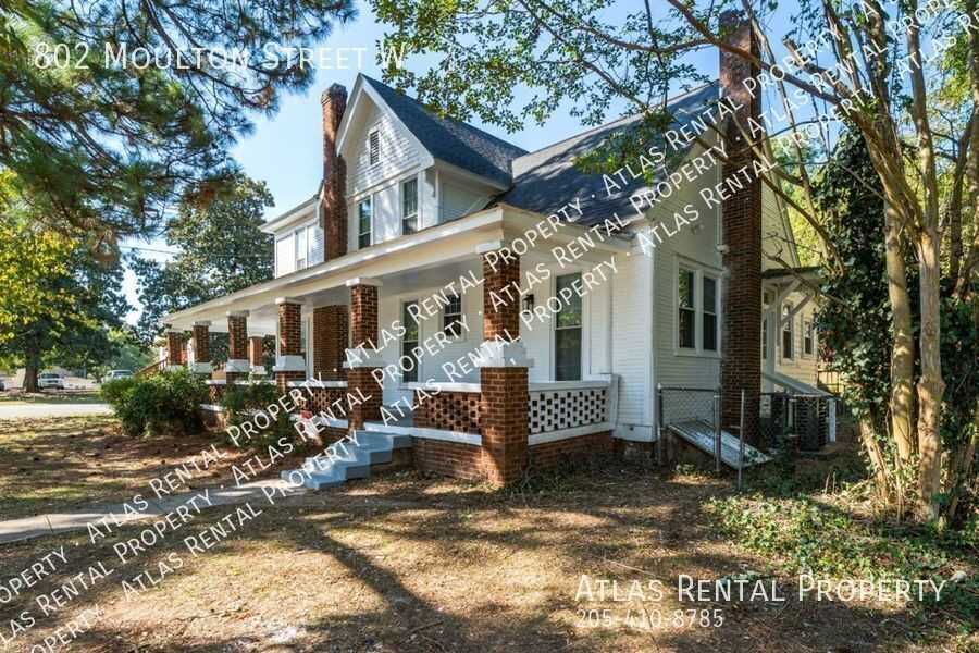 802 Moulton St W - Photo 4 of 24
