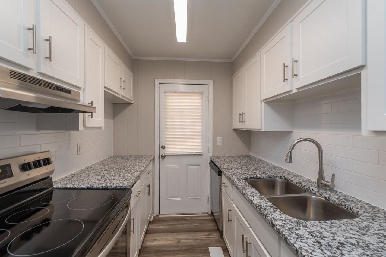 Johns Road Apartments - Photo 5 of 35