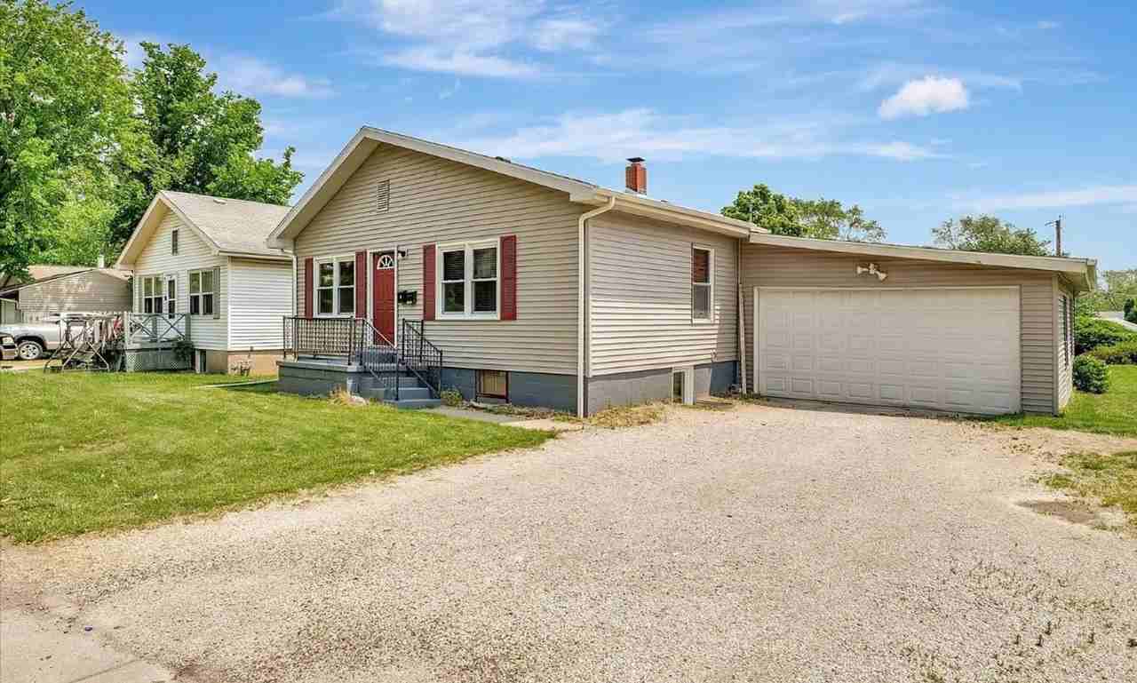 1506 Philo Road. Unit B - Photo 2 of 17