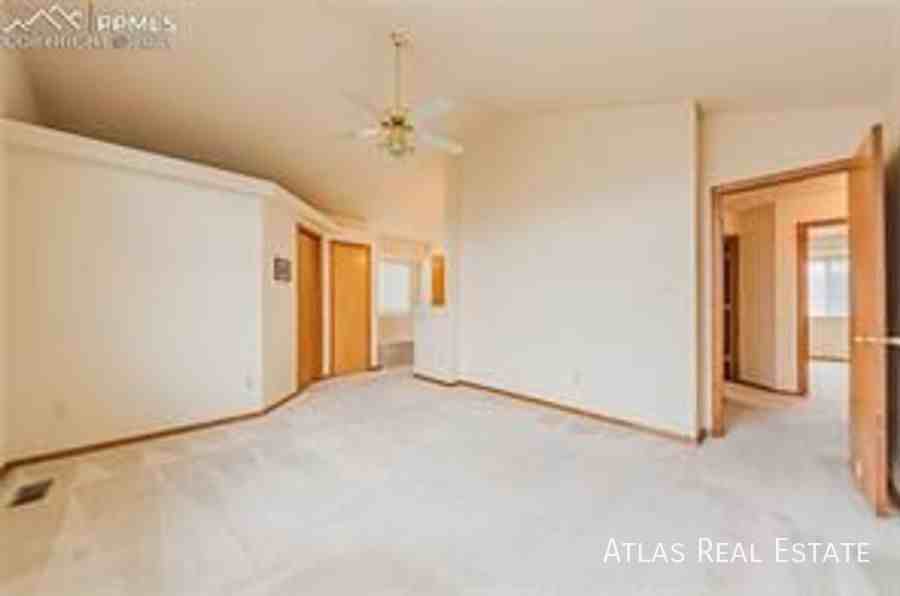 8407 Wilmington Dr - Photo 5 of 19