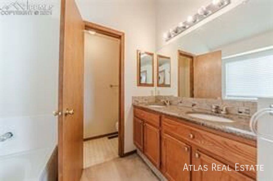 8407 Wilmington Dr - Photo 7 of 19