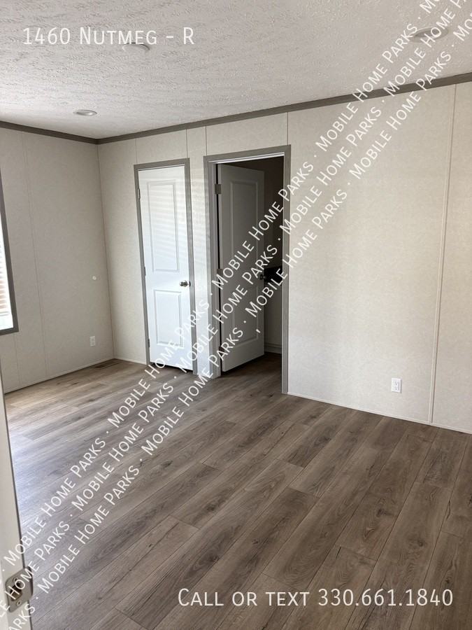 1460 Nutmeg St #R - Photo 6 of 7