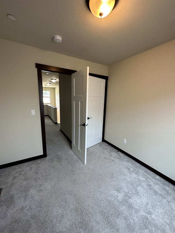 3323 Hoyt Ave #D - Photo 6 of 16