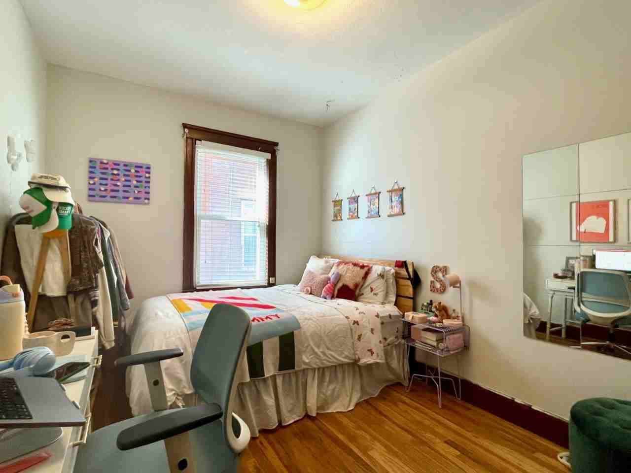 443 Hanover St #2 - Photo 4 of 16