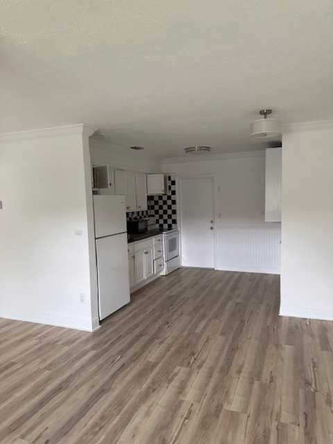 40 Nw 76th Ave #40 - Photo 3 of 7