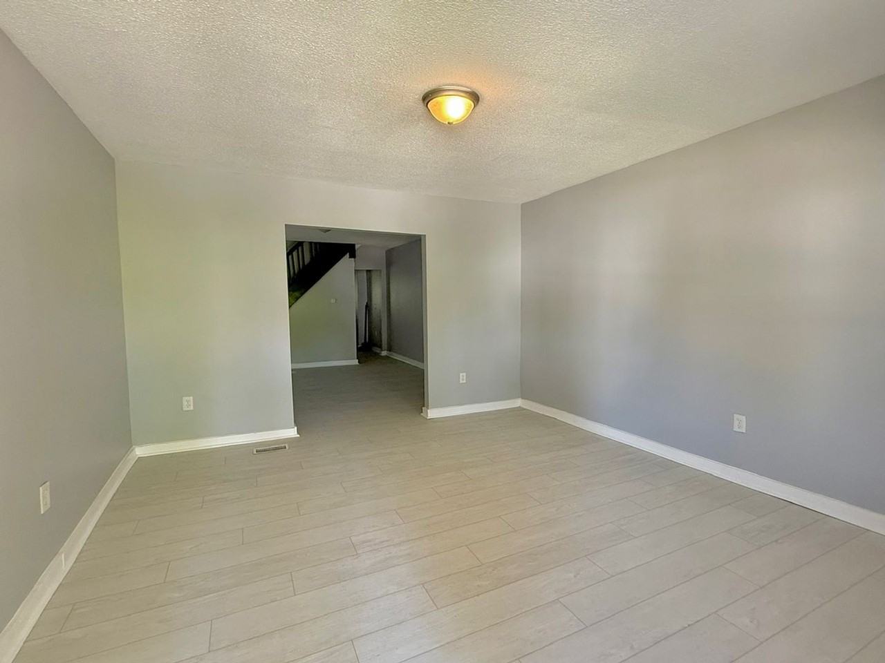 627 N Tacoma Ave - Photo 6 of 19