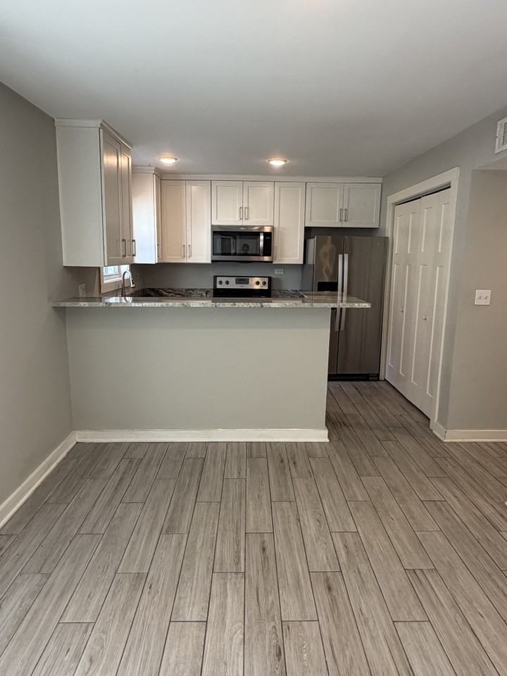 210 Bellmore Ave #104 - Photo 4 of 10