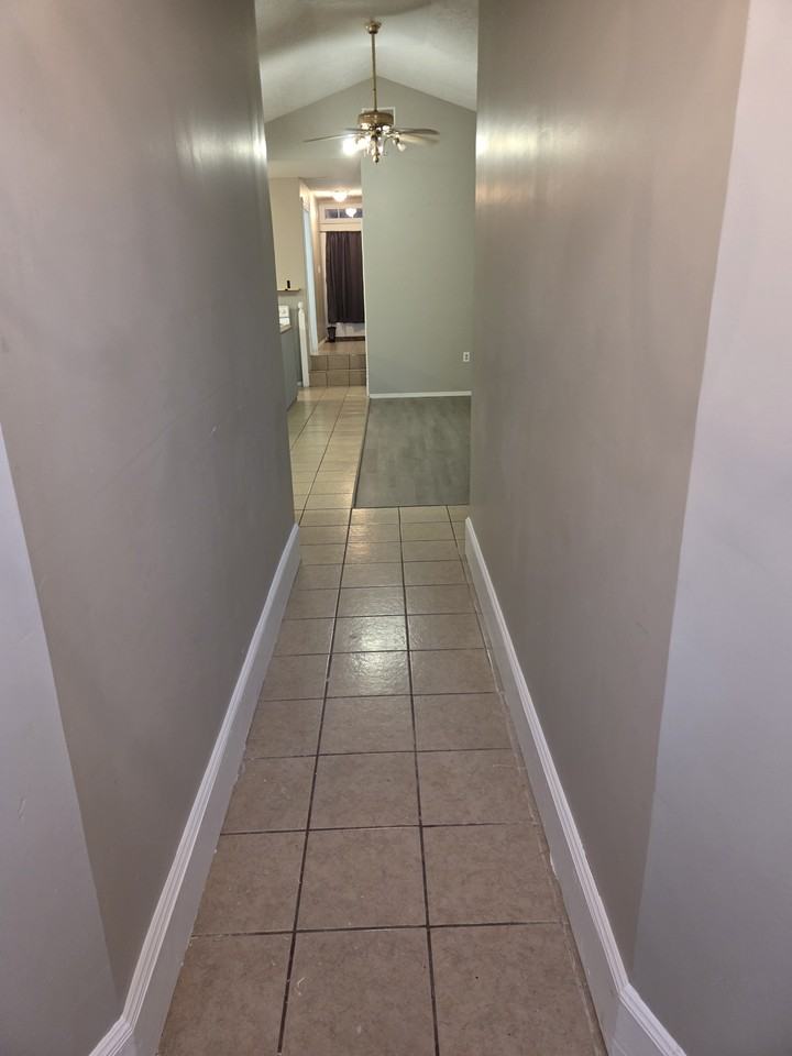 127 Main St #1 - Photo 5 of 8