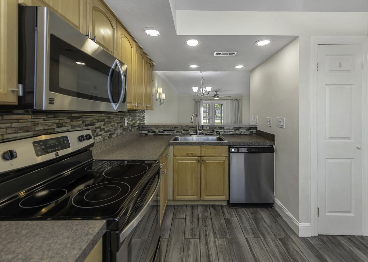 122 Caryl Way #1 - Photo 5 of 30