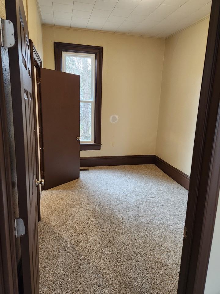 222 W High St #3 - Photo 4 of 11