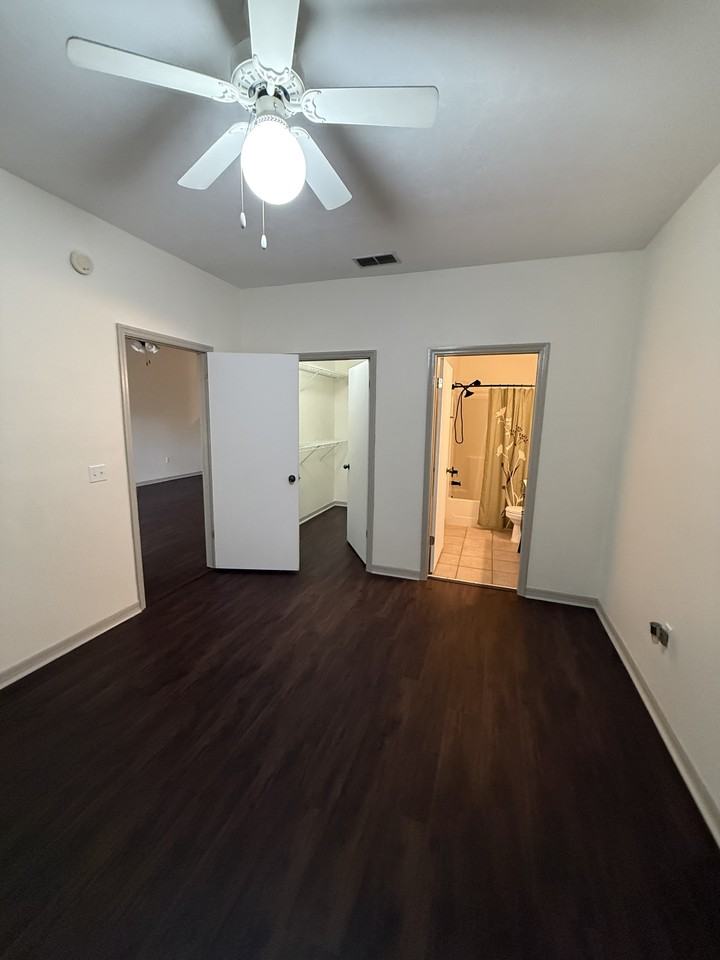 4700 Sw Archer Rd #E34 - Photo 5 of 9