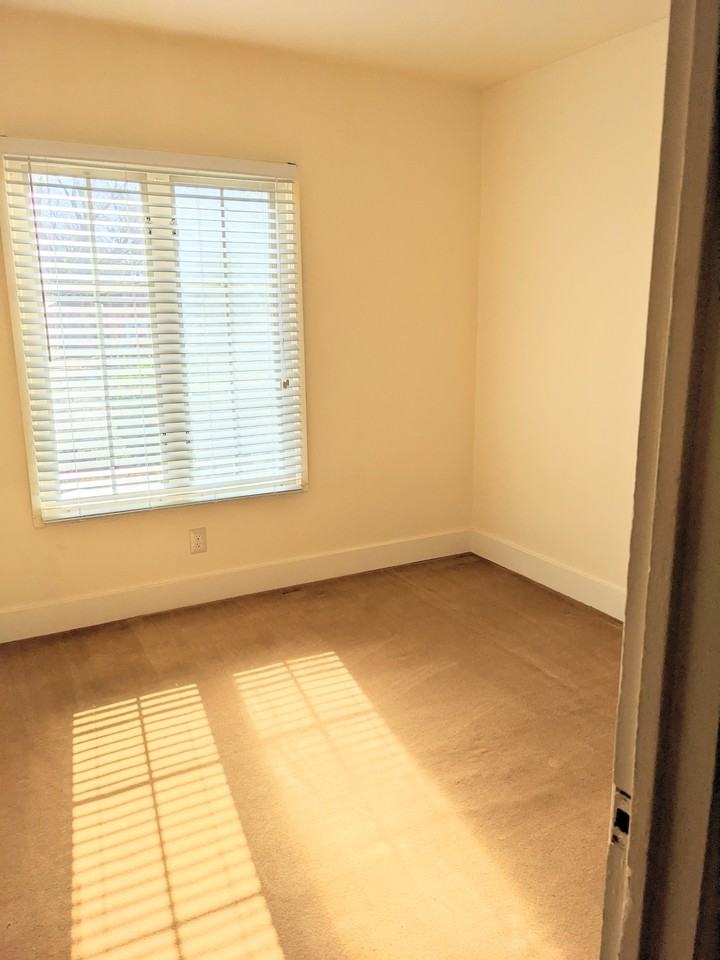 410 24th St #NA - Photo 7 of 12