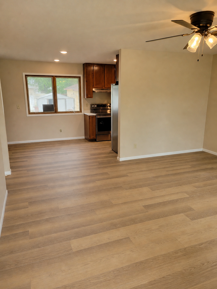 2814 L Ave #NA - Photo 2 of 19