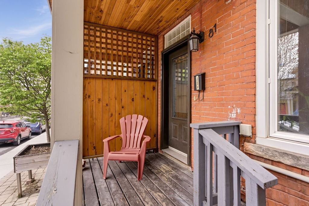 81 Anderson Street - Photo 2 of 30