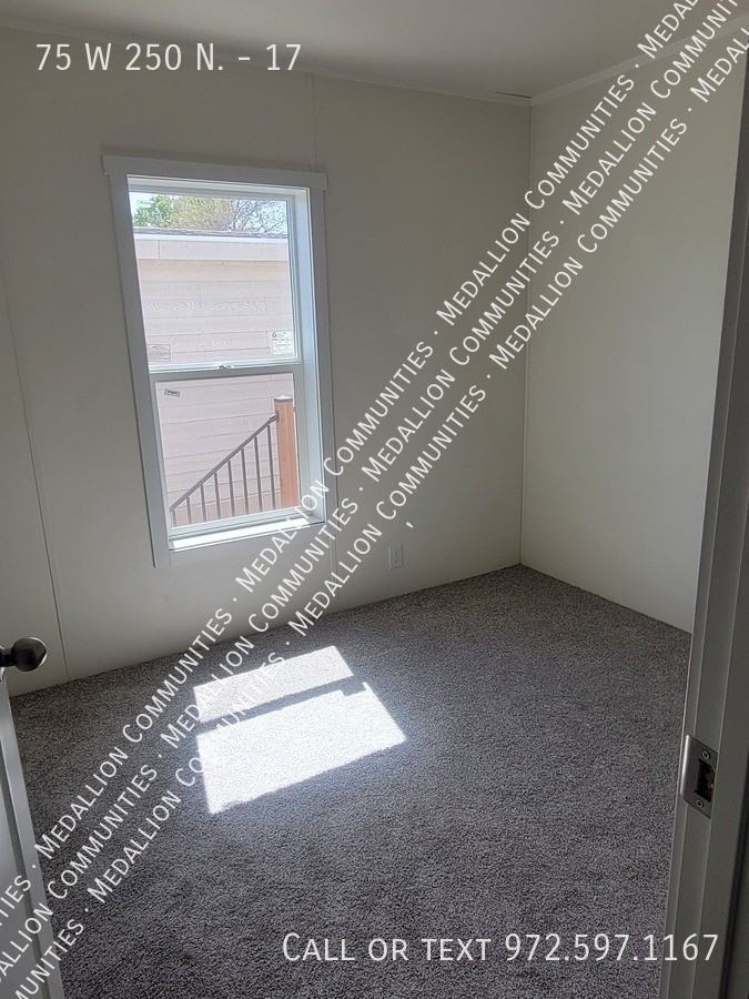 75 W 250 N #17 - Photo 3 of 11