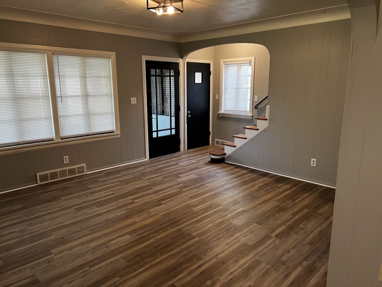 1116 Woodstock Ave - Photo 3 of 16