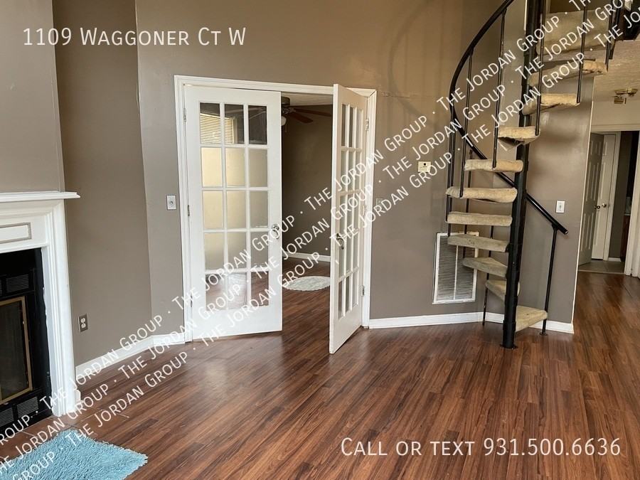 1109 Waggoner Ct W - Photo 5 of 12