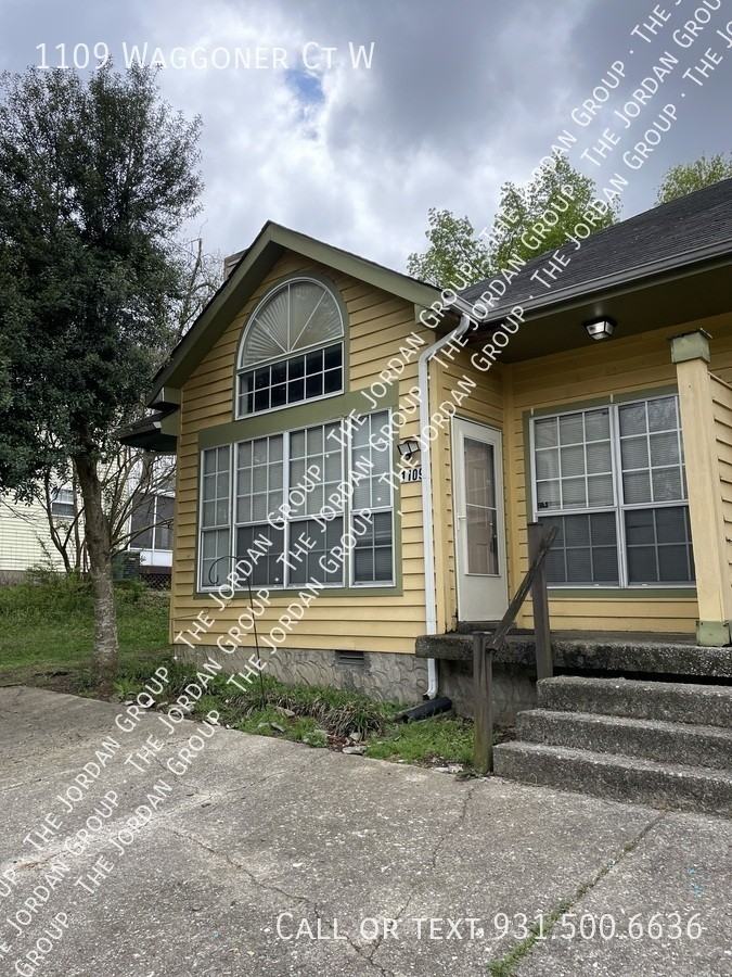 1109 Waggoner Ct W - Photo 2 of 12