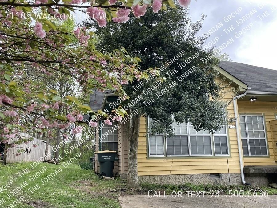 1109 Waggoner Ct W - Photo 3 of 12