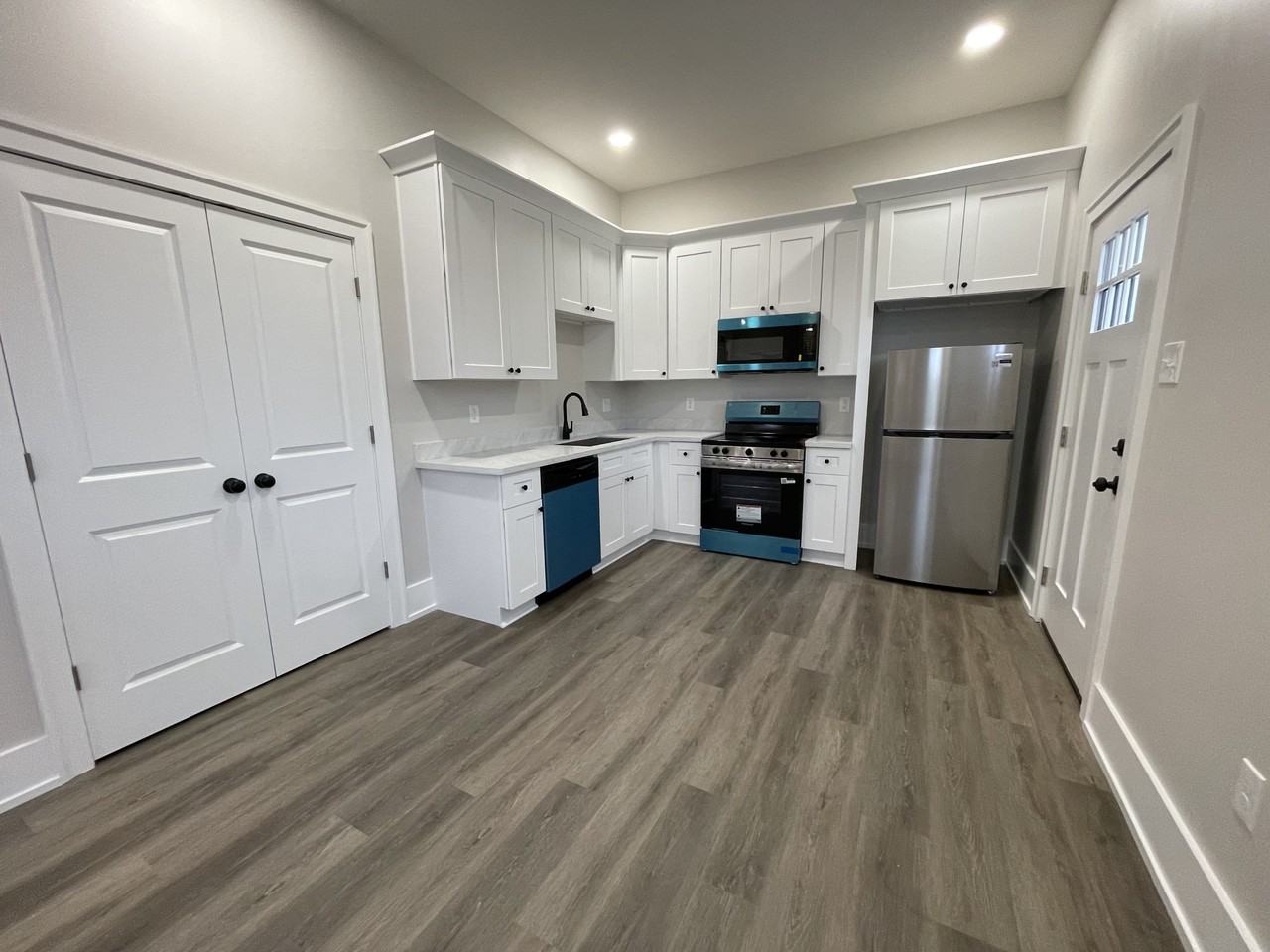 1333 Angela Ave #1333 - Photo 4 of 13