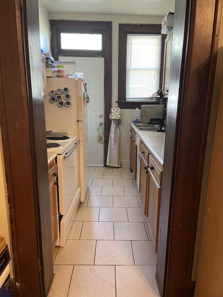 2346 East Ave - Photo 5 of 11