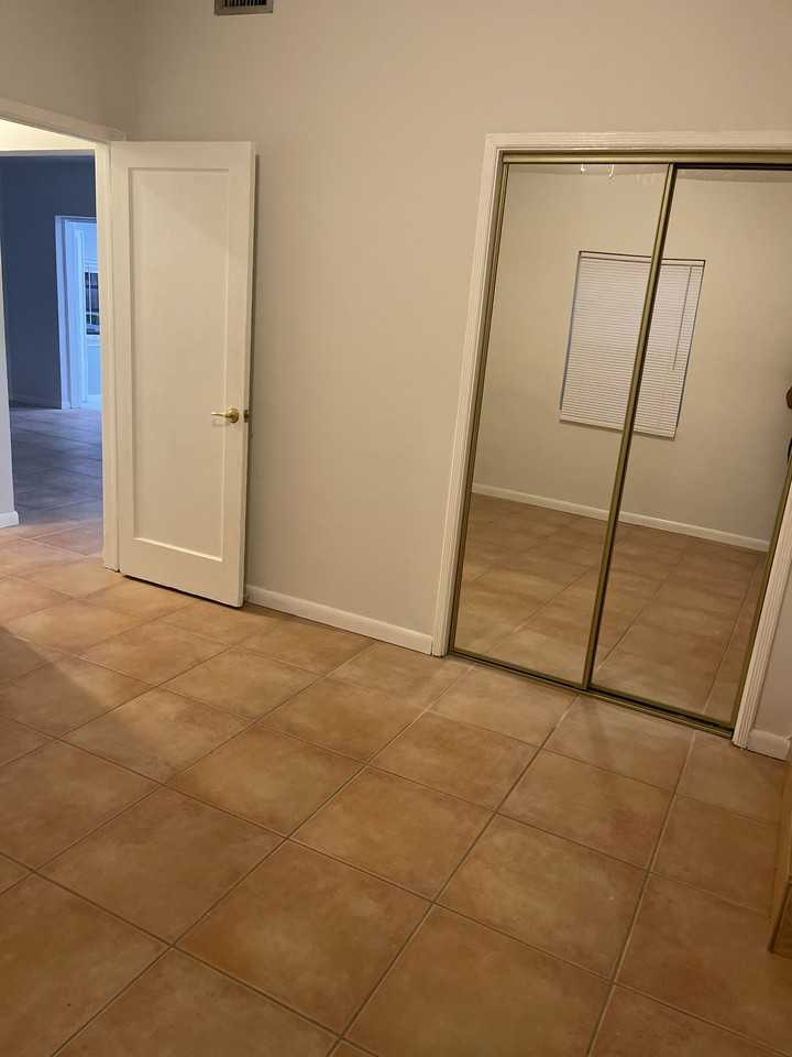 1126 Nw 1st Ave #NA - Photo 4 of 9