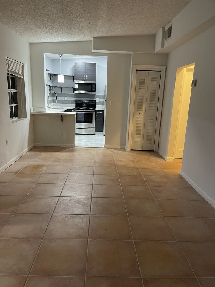1126 Nw 1st Ave #NA - Photo 5 of 9