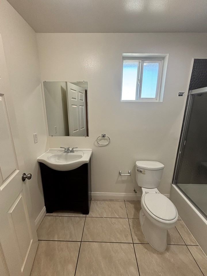 638 West Colden Avenue - Photo 6 of 21