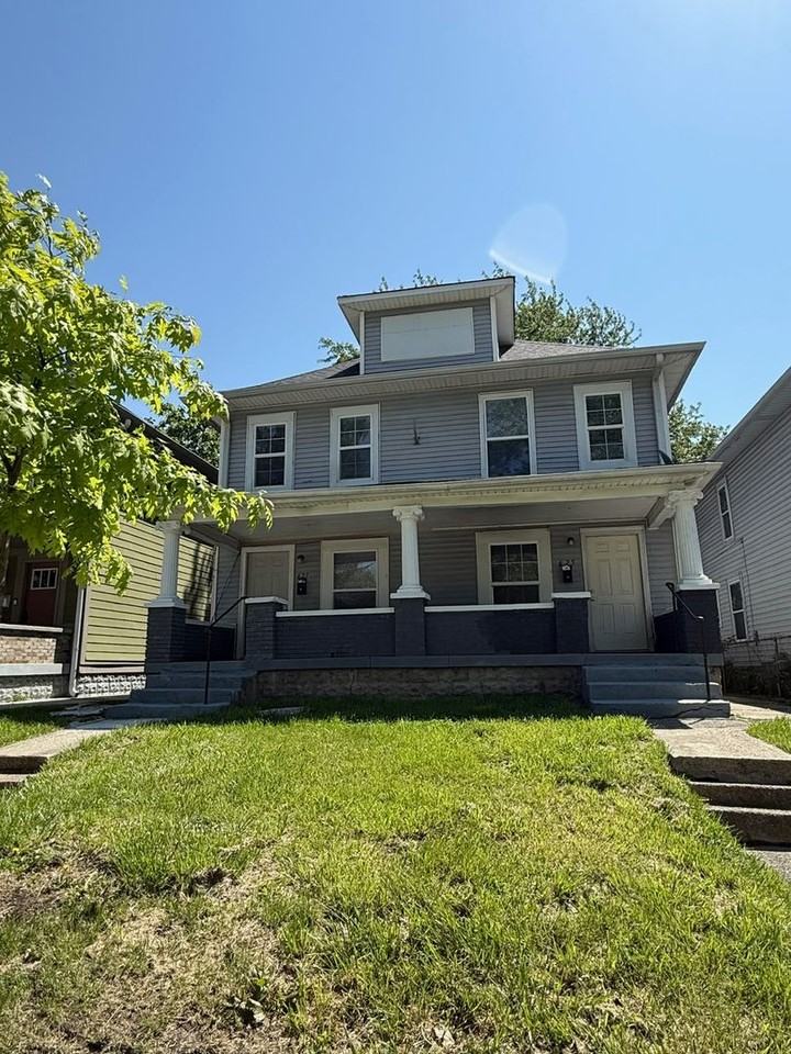 625 N Tacoma Ave - Photo 2 of 11