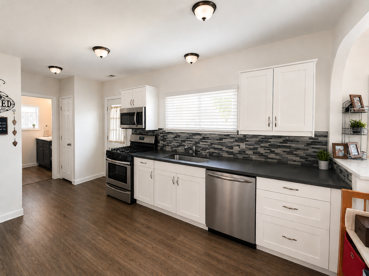 92 E Ash St - Photo 3 of 13