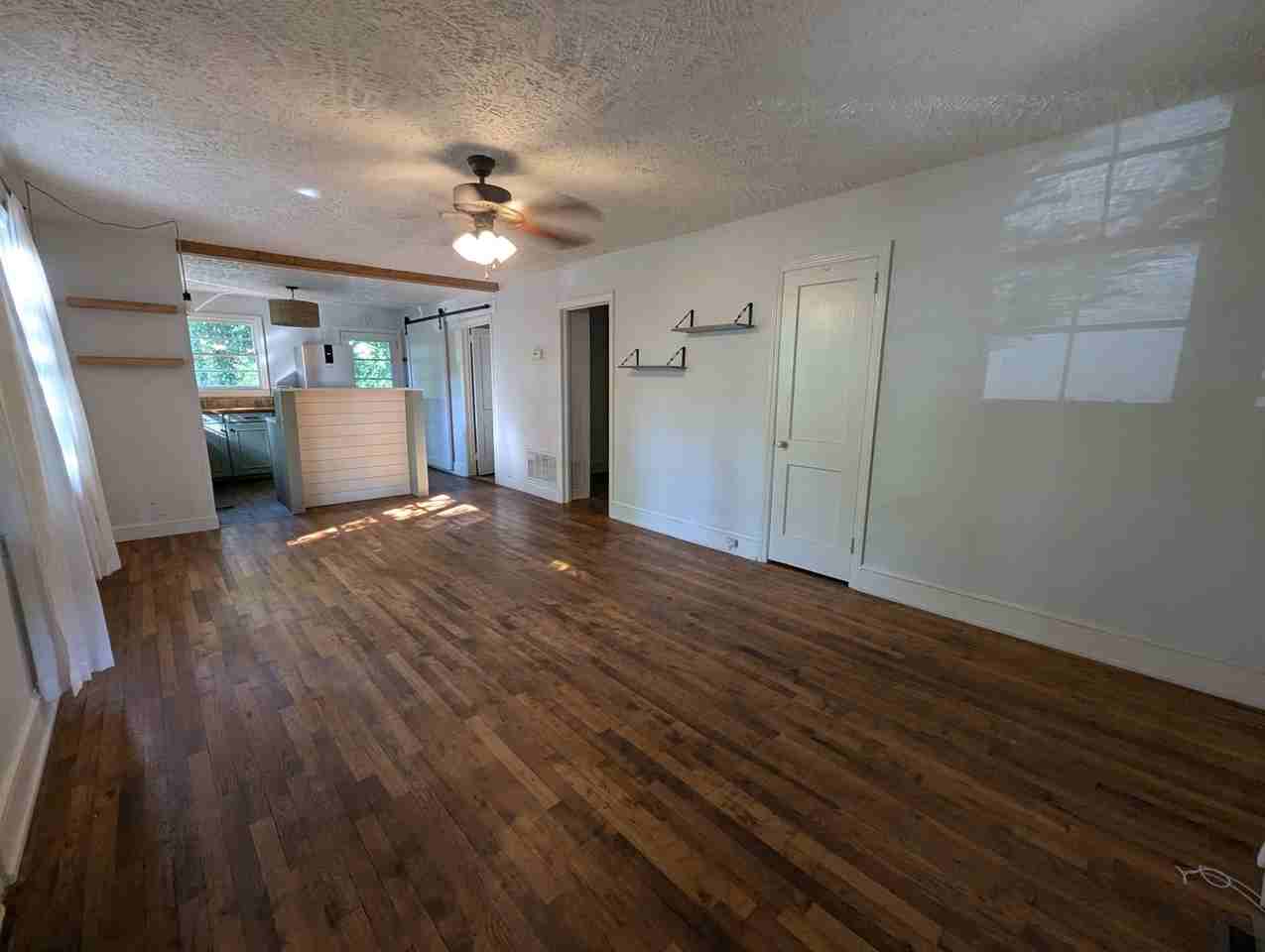 199 Mimosa Dr - Photo 2 of 13