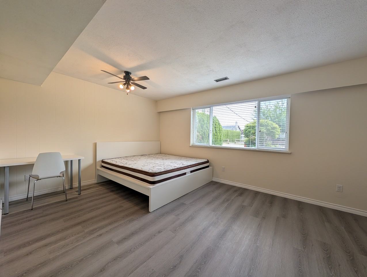 10300 Seacote Road - Photo 2 of 8