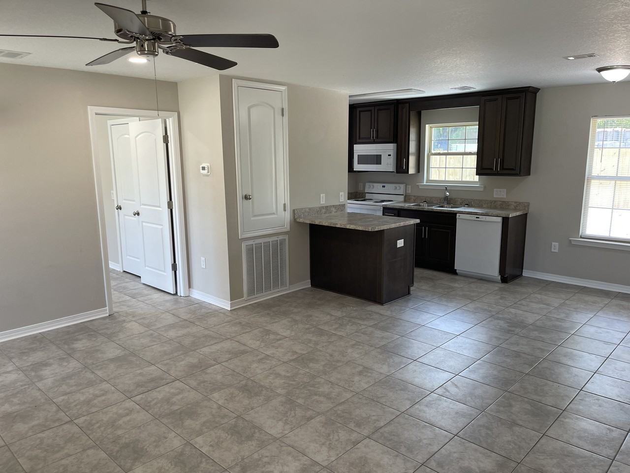 255 Kenmore Road - Photo 7 of 15