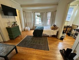 194 Oxford St - Photo 1 of 1