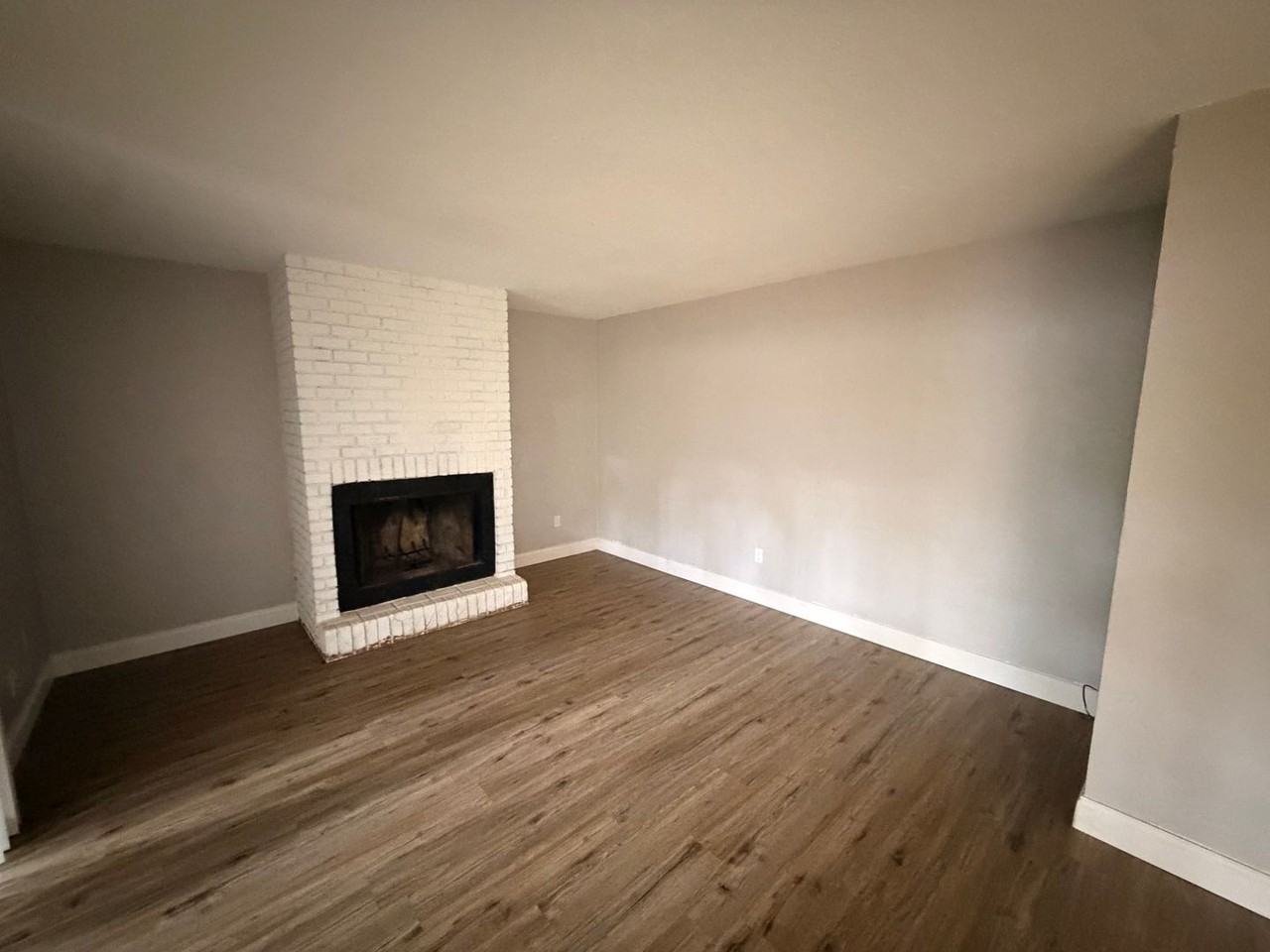 86 Springwood Sq - Photo 2 of 10