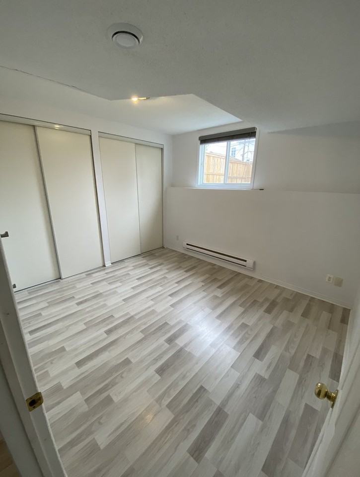 239 Stiver St - Photo 4 of 8