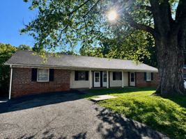 featured image of 106 Holmes Cir