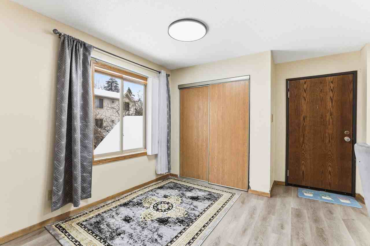 13316 Parkwood Dr #209 - Photo 4 of 30