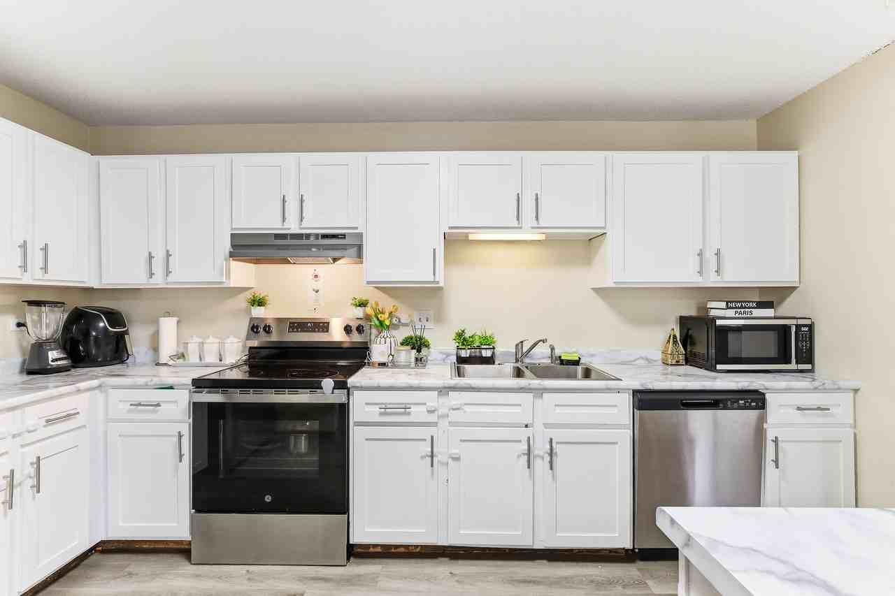 13316 Parkwood Dr #209 - Photo 7 of 30