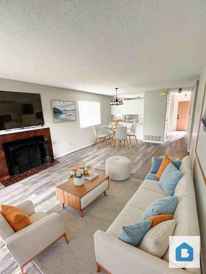 Delmonico Apartments - Photo 2 of 4