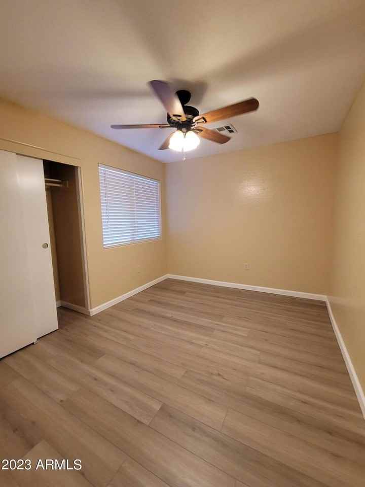 532 W 9th St #101 - Photo 7 of 9