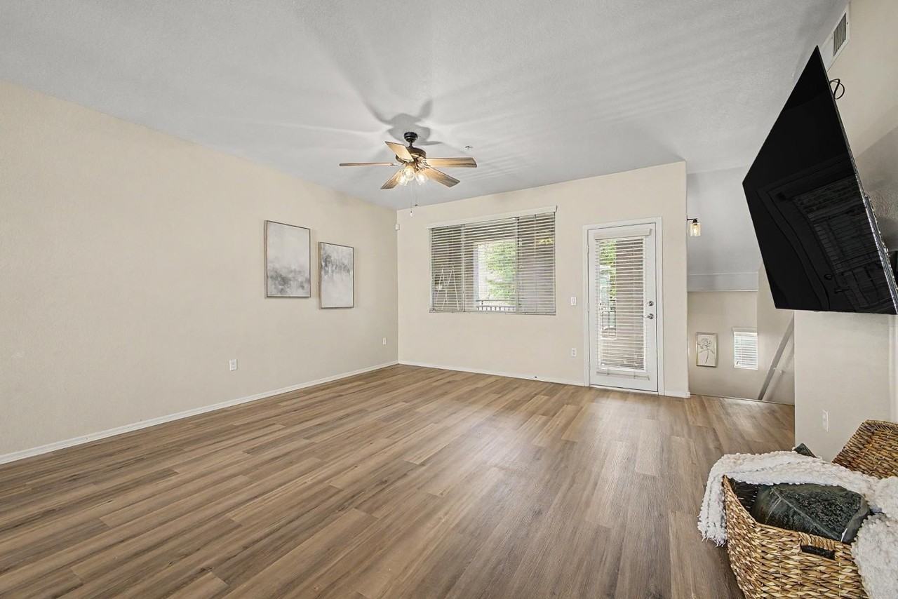 2402 E 5th St #1570 - Photo 4 of 32