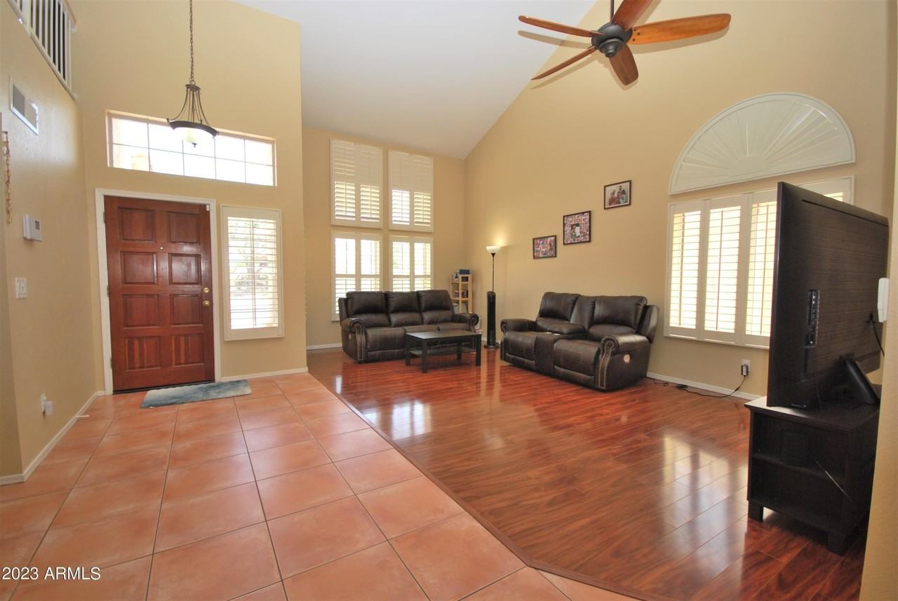 1227 E Glenhaven Dr - Photo 2 of 22