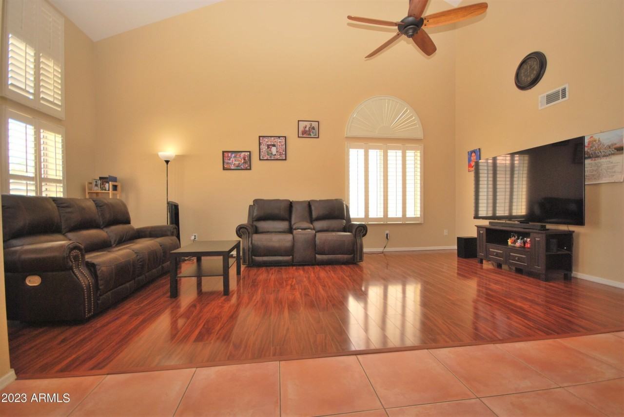 1227 E Glenhaven Dr - Photo 4 of 22