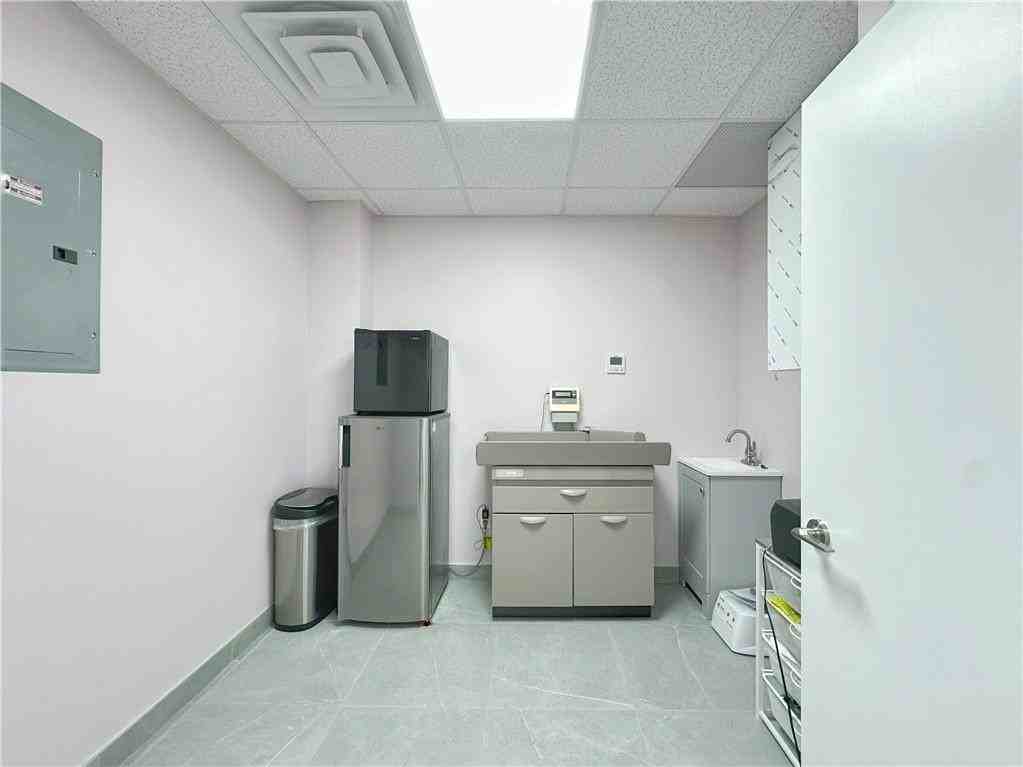 849 53rd St #3A - Photo 7 of 31