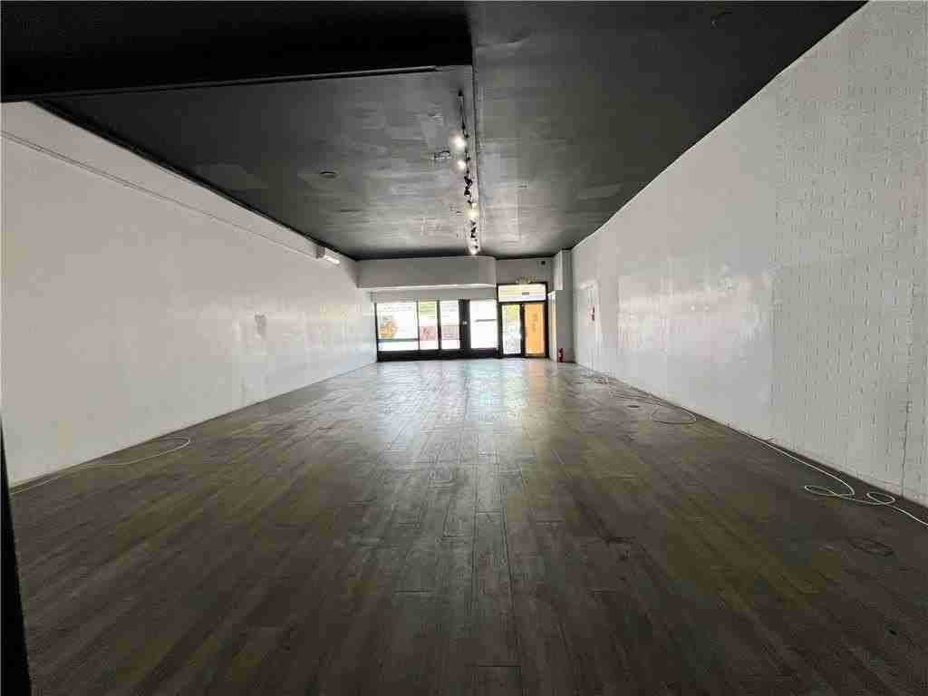 6216 Avenue U - Photo 5 of 8
