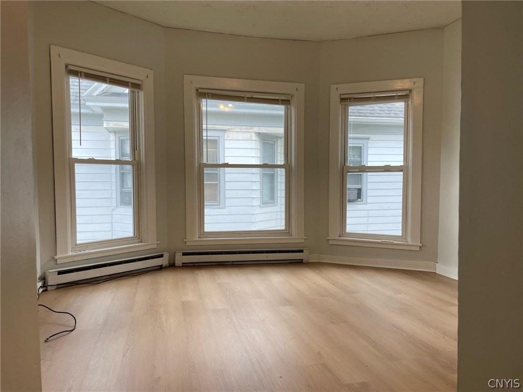 343 Winslow St - Photo 2 of 11